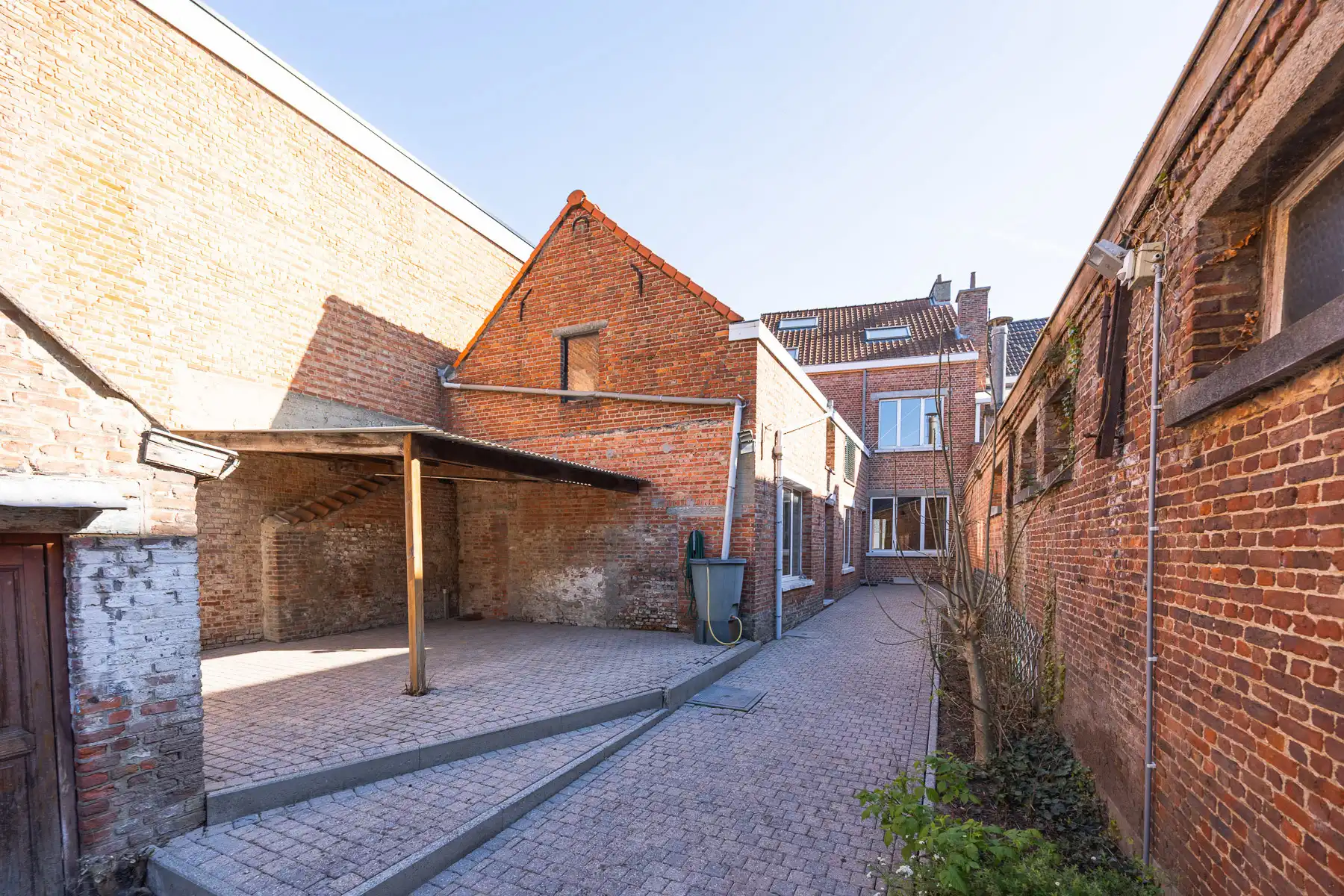 Ruime, karaktervolle renovatiewoning met centrale ligging foto 20