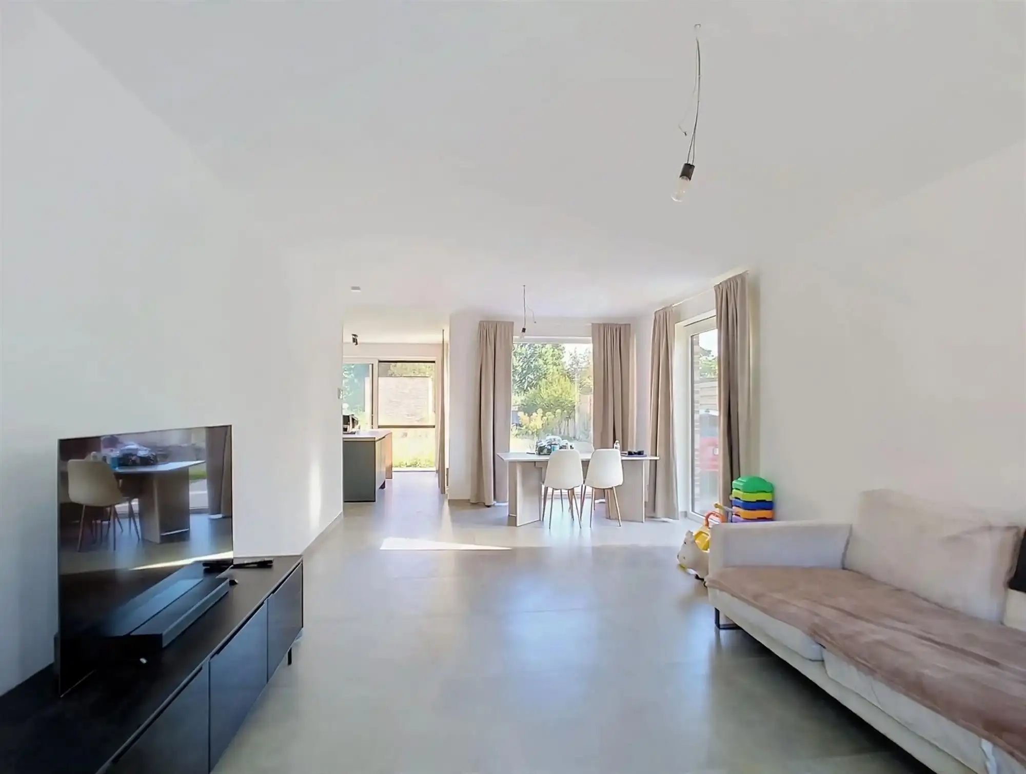 Ruime energiezuinige woning met 4 slaapkamers foto 3
