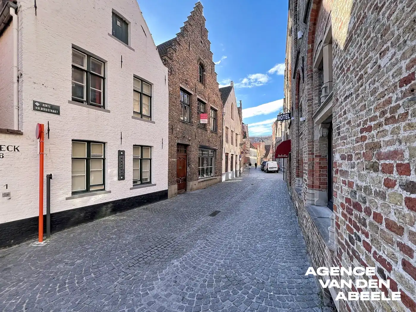 Centraal gelegen woning met 4 slaapkamers en riante tuin  foto 15