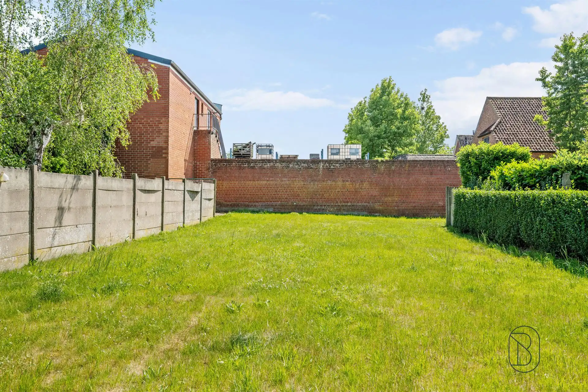 Ruime gezinswoning met 4 slaapkamers en grote tuin! foto 27