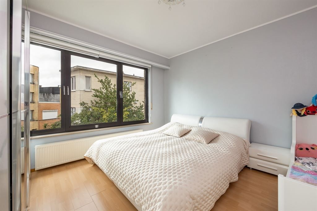 277m² aan woonoppervlakte + tuin, terras en garage foto 16