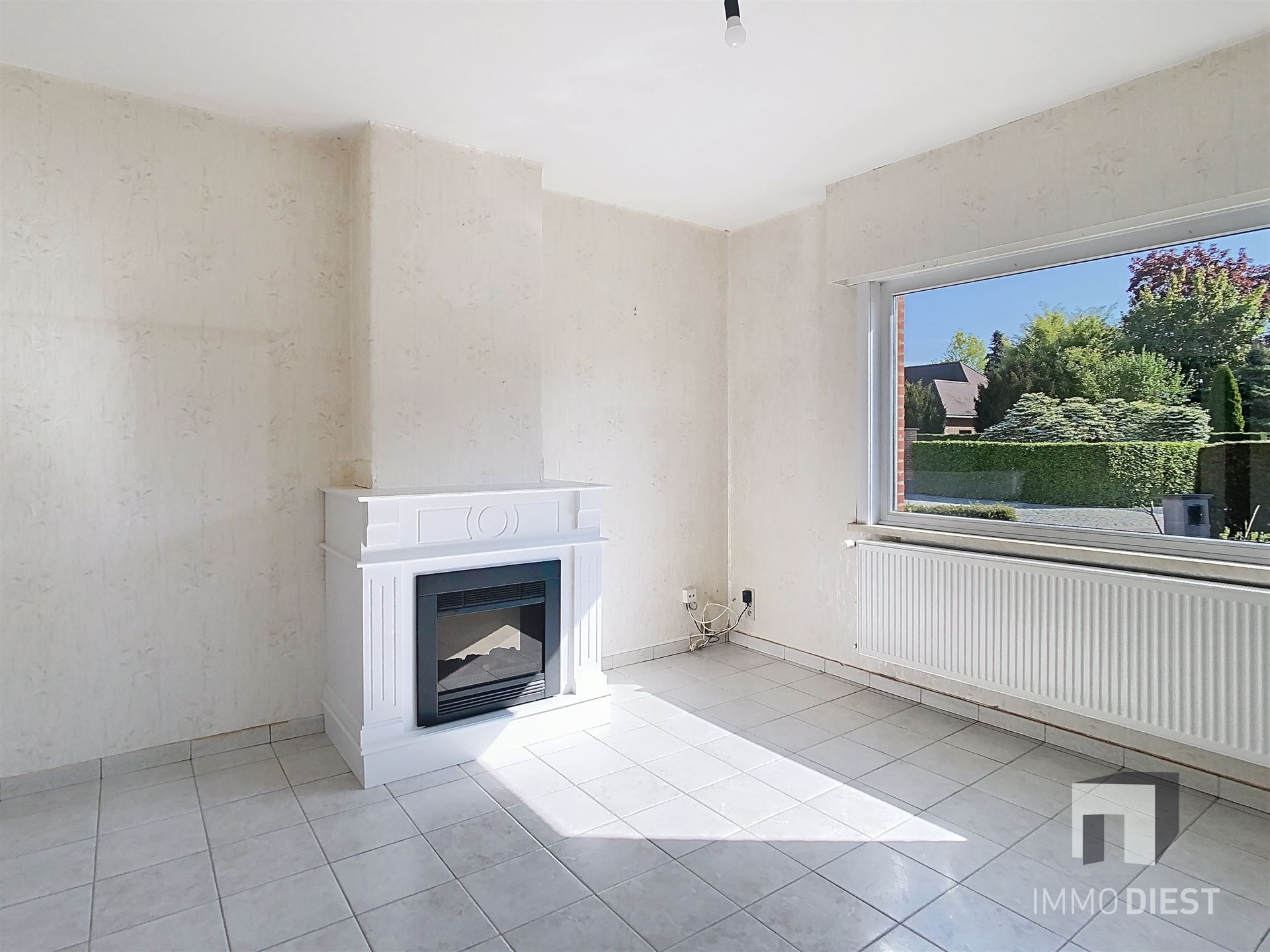 Charmante ruime woning met mooie tuin foto 2