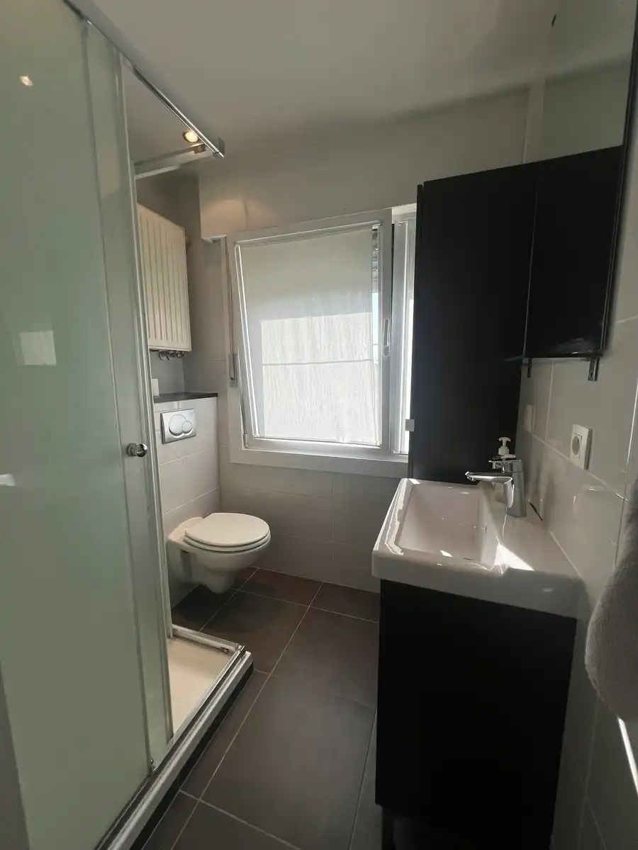 Gunstig gelegen bel-etagewoning met 3 SLP, 2 BK en tuin. foto 7