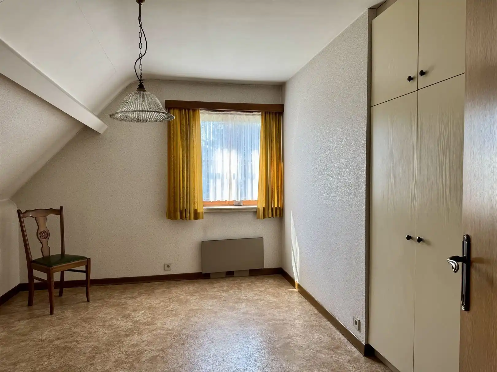Ruime villa met 4 slpk's, 2 badkamers en garage foto 21