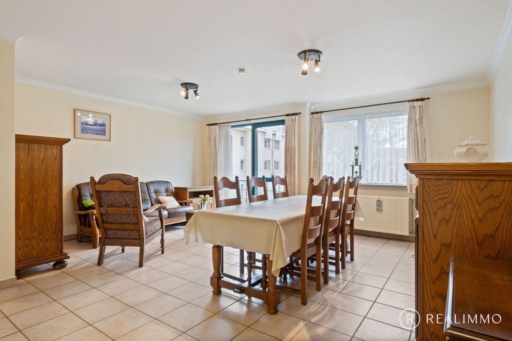 Instapklaar appartement met staanplaats en berging foto 3