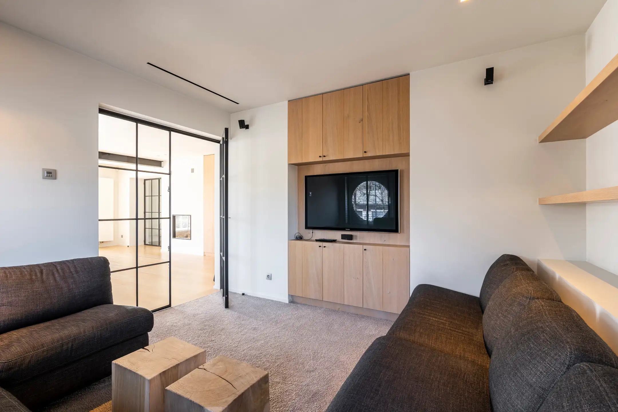 Luxueus 3 slpk appartement met onderliggende handelsruimte foto 3