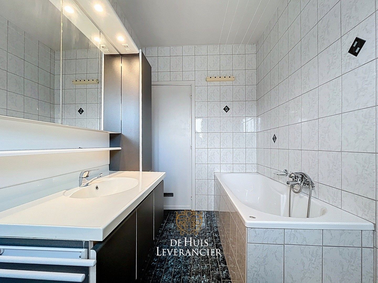 Een huis met potentieel in een buurt met toekomst ! foto 28