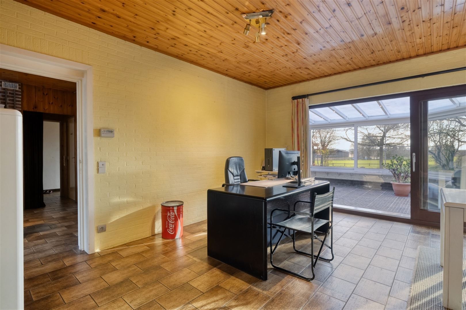 Mooi gelegen statige woning op 1231 m2 foto 14