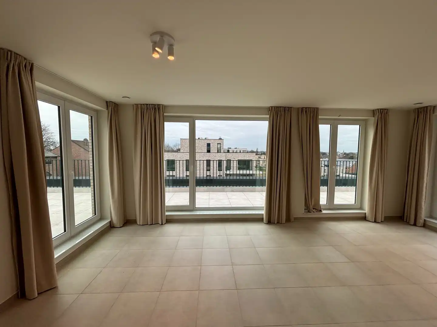 Exclusief wonen op de top: Duurzaam 3-slaapkamer Penthouse met terras van 53m² foto 14