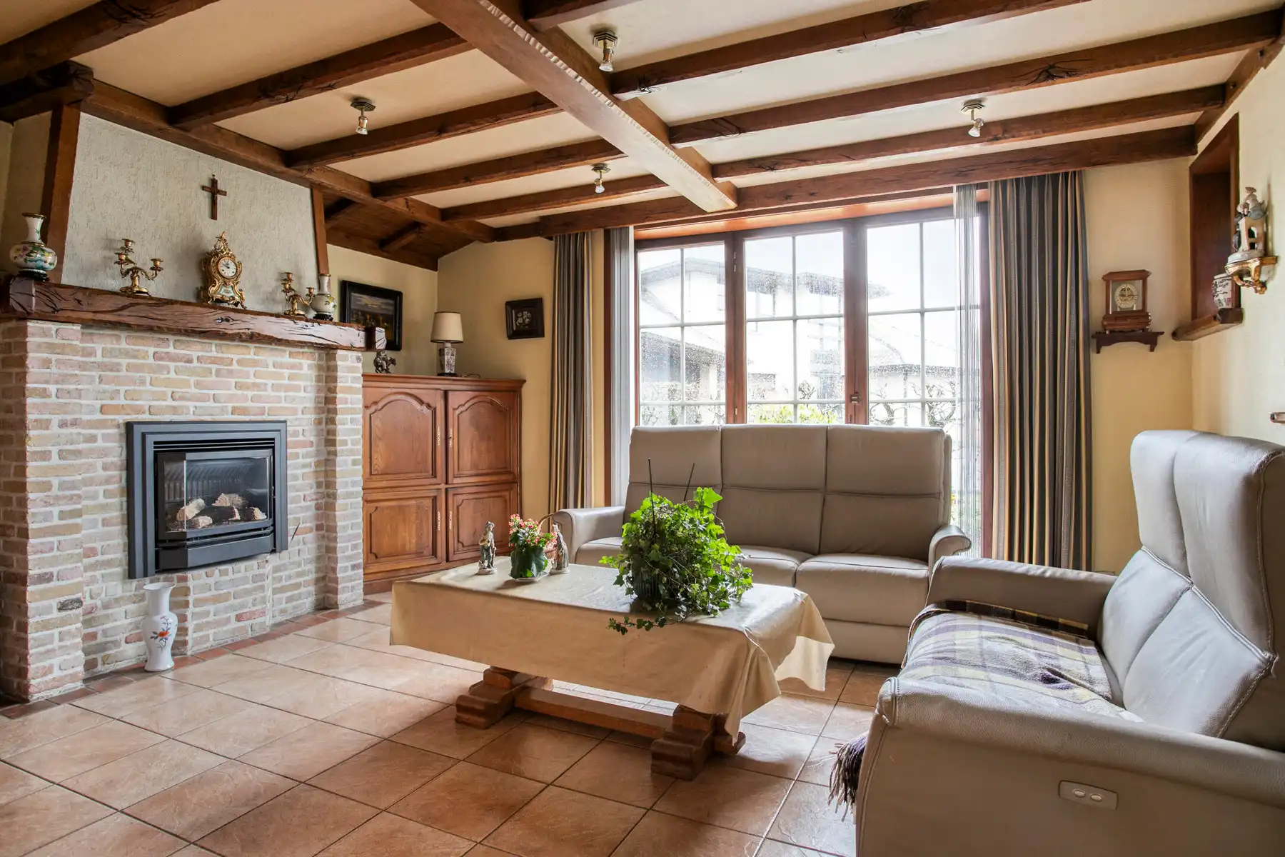 Zeer ruime villa met 4 slaapkamers!! foto 8