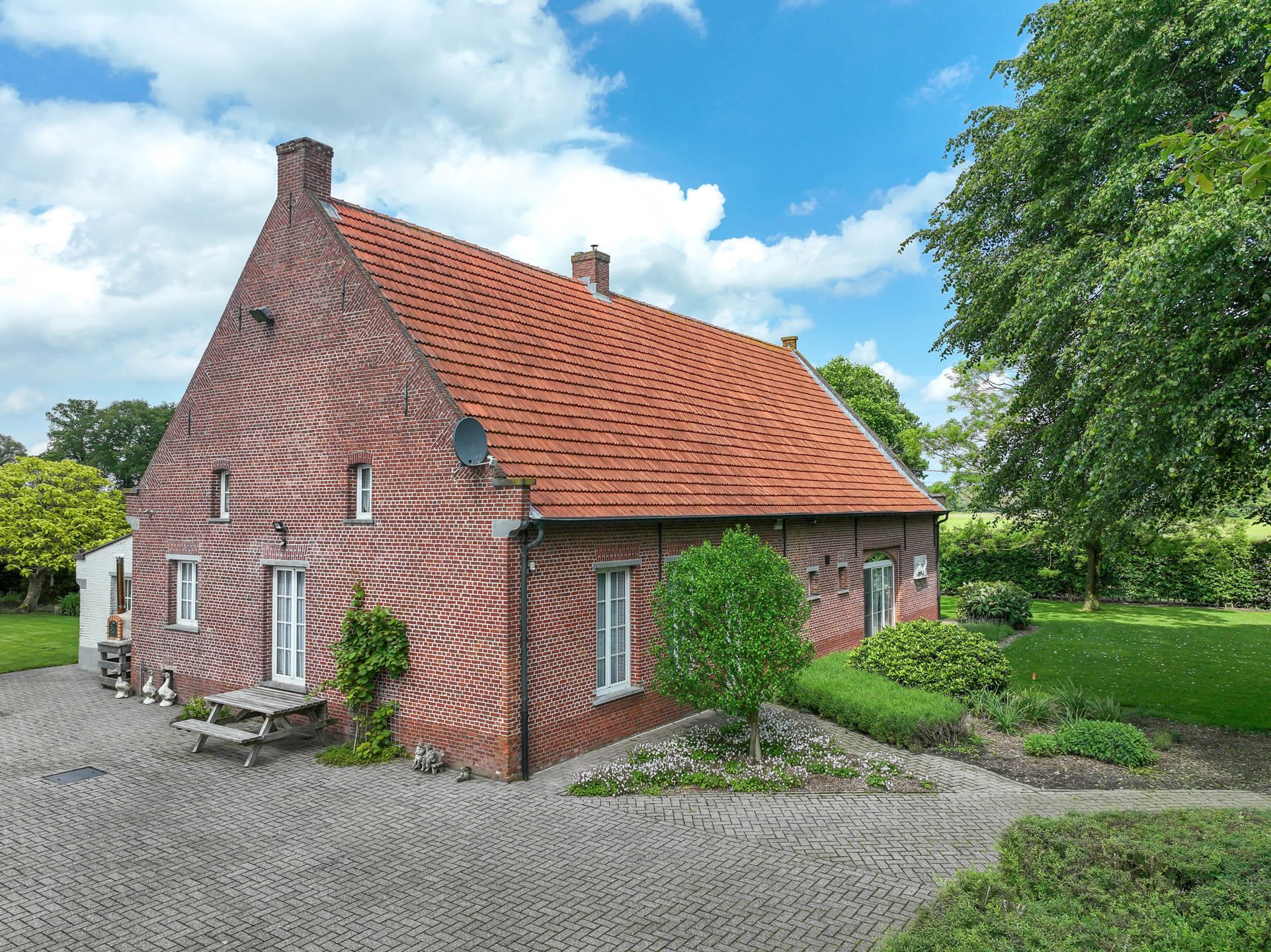 Authentieke herenhoeve op ruim perceel van 5.856 m² foto 5