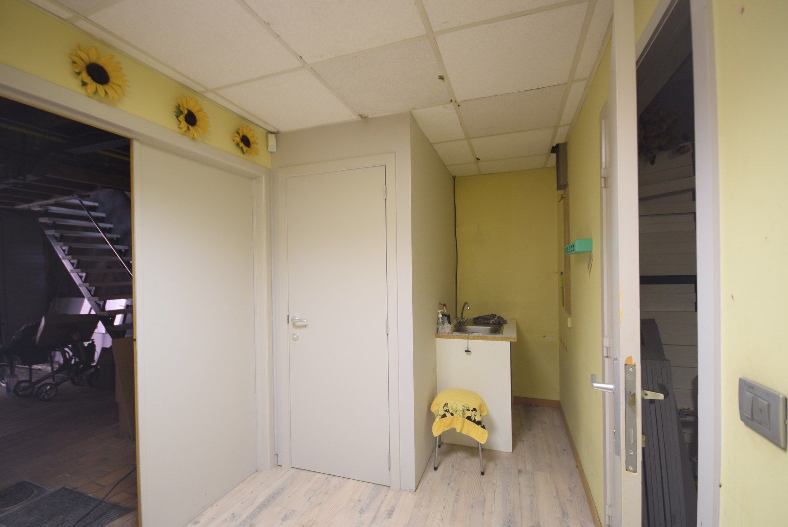 HANDELRUIMTE MET MAGAZIJN IN HET STADSCENTRUM VAN ROESELARE  foto 7