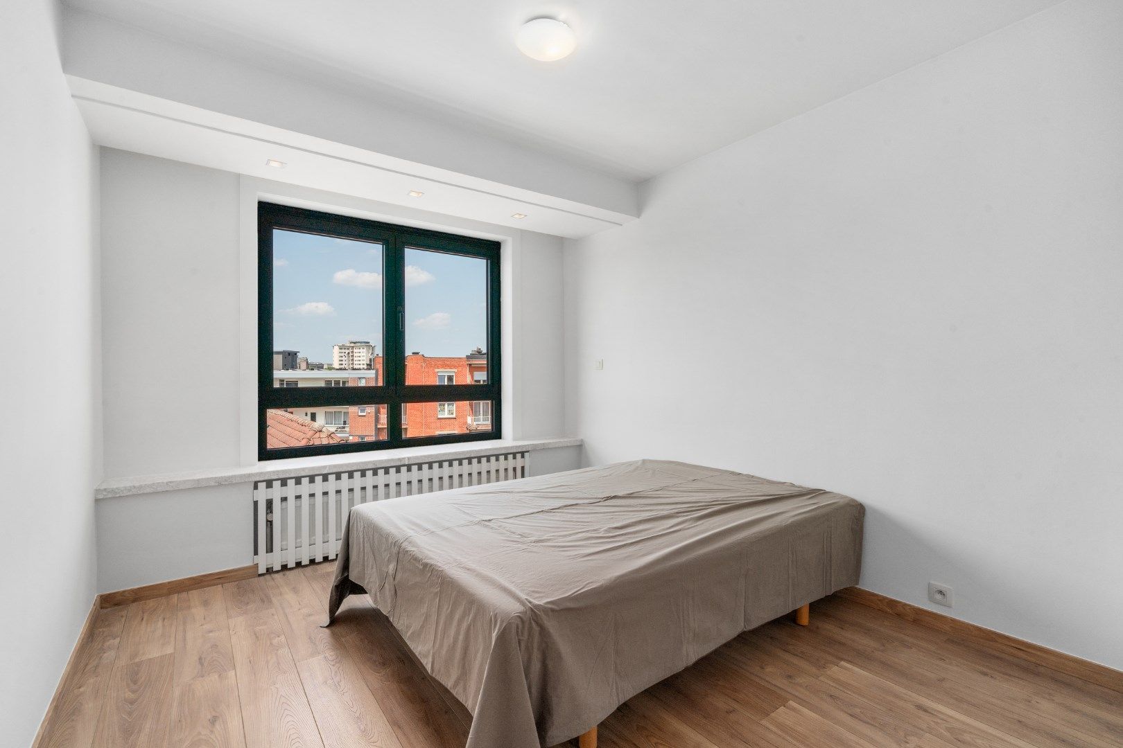 Instapklaar ruim hoek appartement met prachtig open zicht foto 9