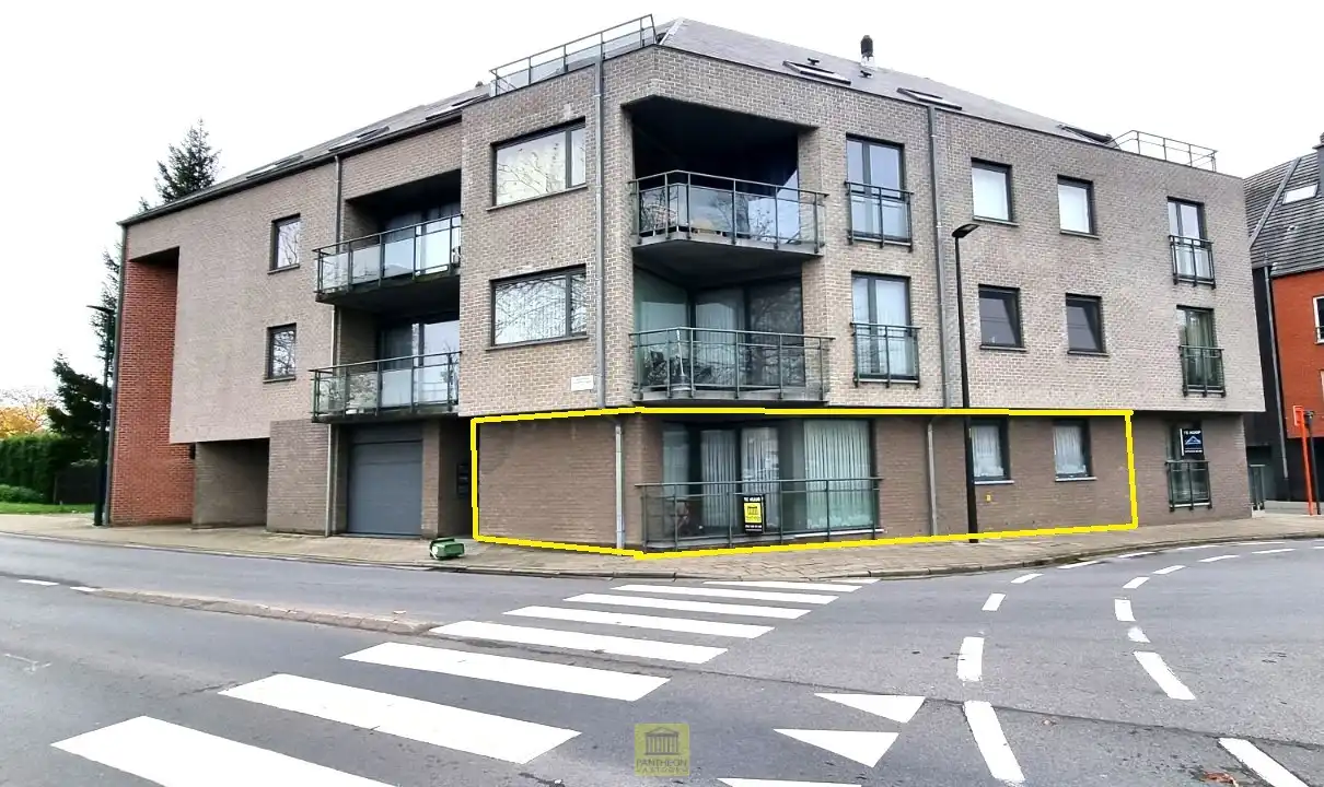 Instapklaar gelijkvloers - 2 slaapkamers - Op toplocatie foto {{pictureIndex}}