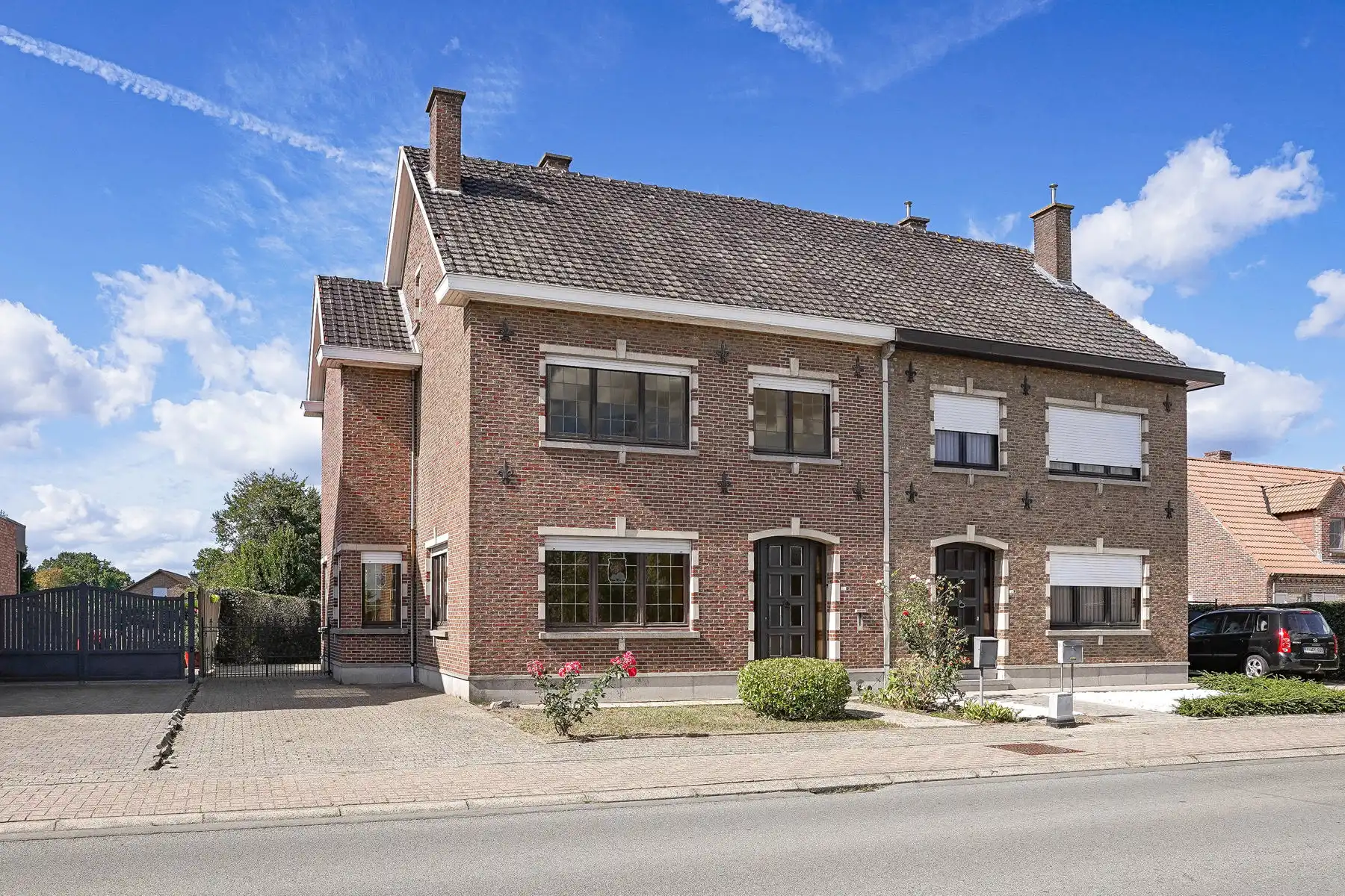 Gunstig gelegen en ruime te renoveren woning in Londerzeel foto 2