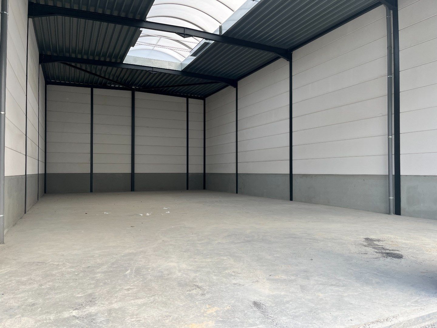 Magazijn 200m² te koop in Dentergem!  foto 3