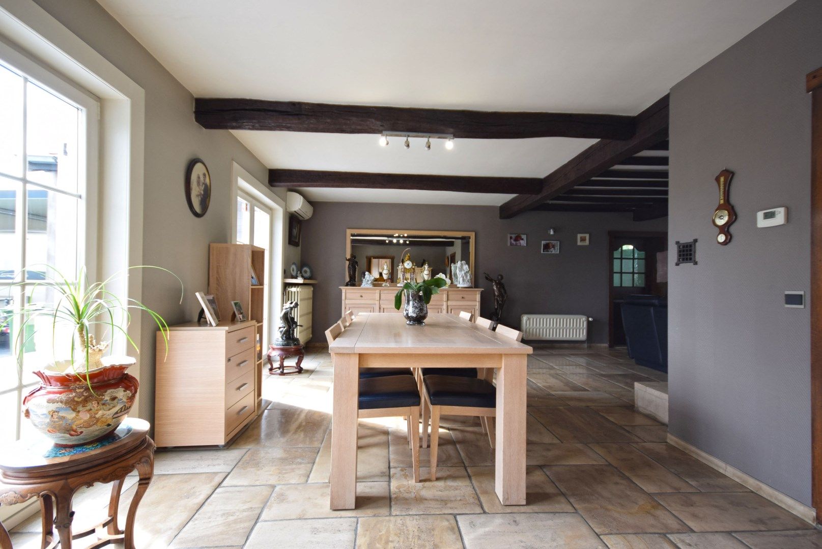 KLASSIEKE VILLA MET HANDELSRUIMTE IN LEDEGEM  foto 3