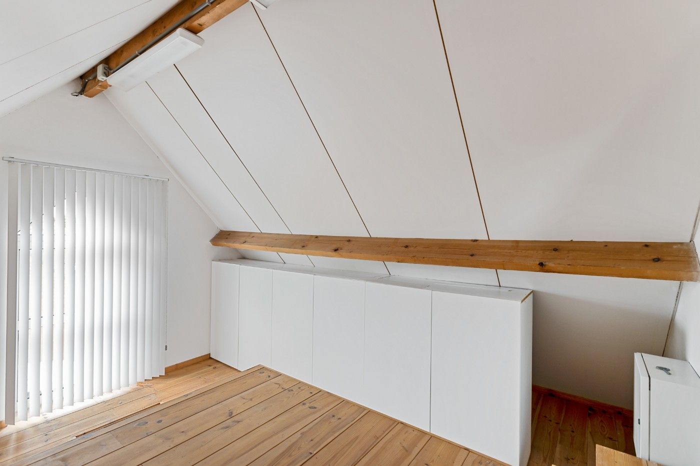 Ruime, instapklare woning met 3 slpk., dubbele garage en tuin foto 26