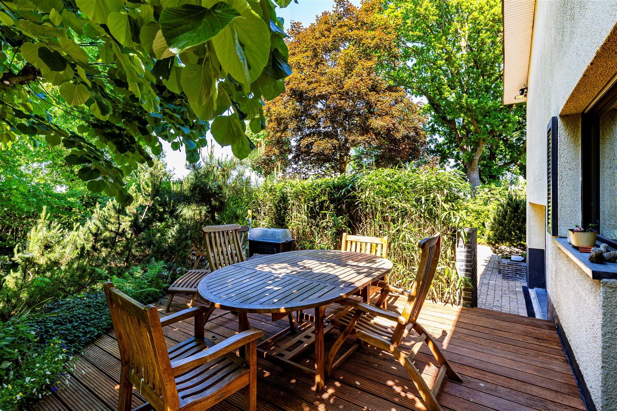 Ruime villa met 5 slpks en 3 bdks op een preceel van 2128m² foto 11