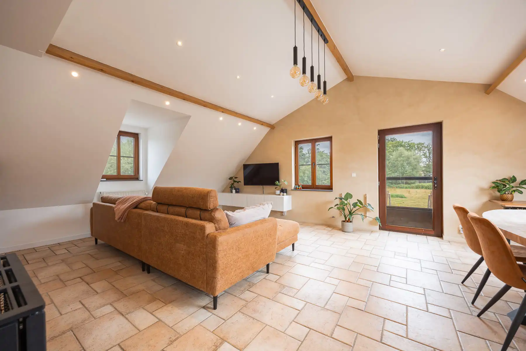 Karaktervolle kangoeroewoning met ruim perceel op toplocatie foto 18