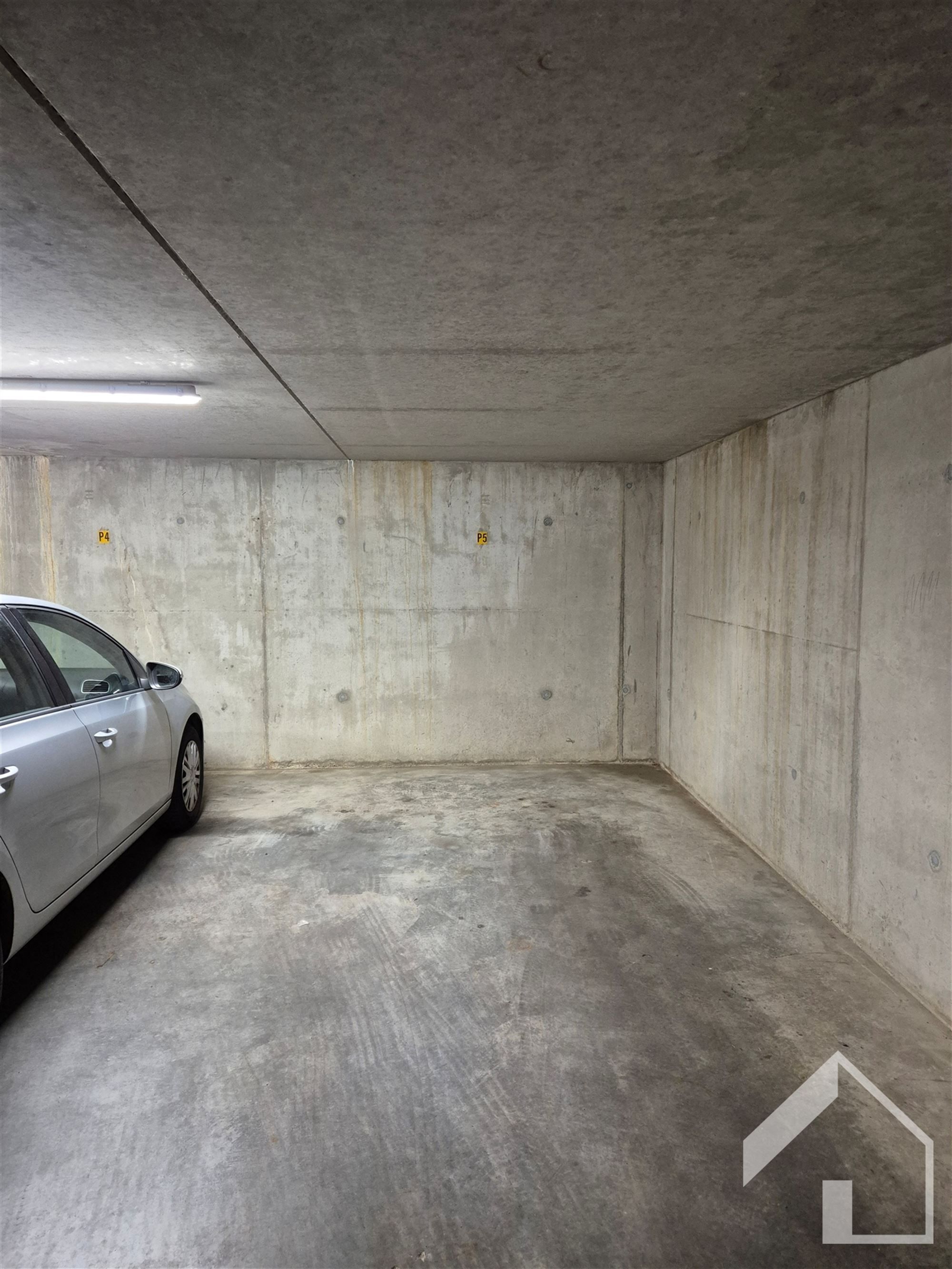 Nieuwbouwappartement op 1e verdieping met lift, 2 slaapkamers, autostaanplaats en kelder foto 15