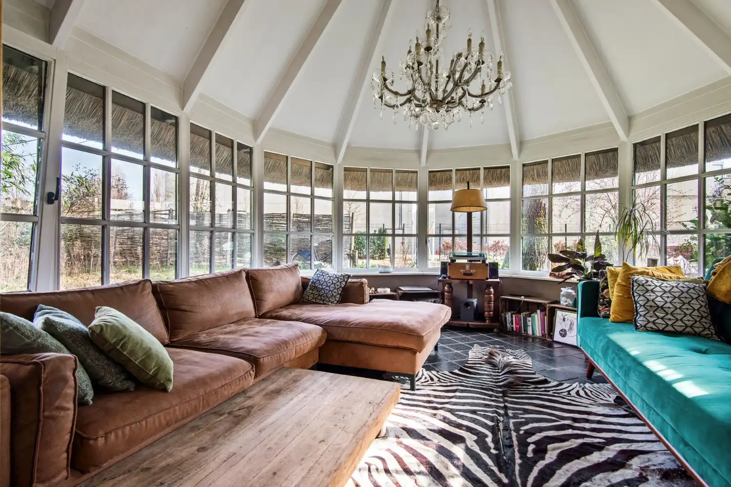 CHARMANTE OPEN BEBOUWING MET 2 SLK EN TUIN! foto 2