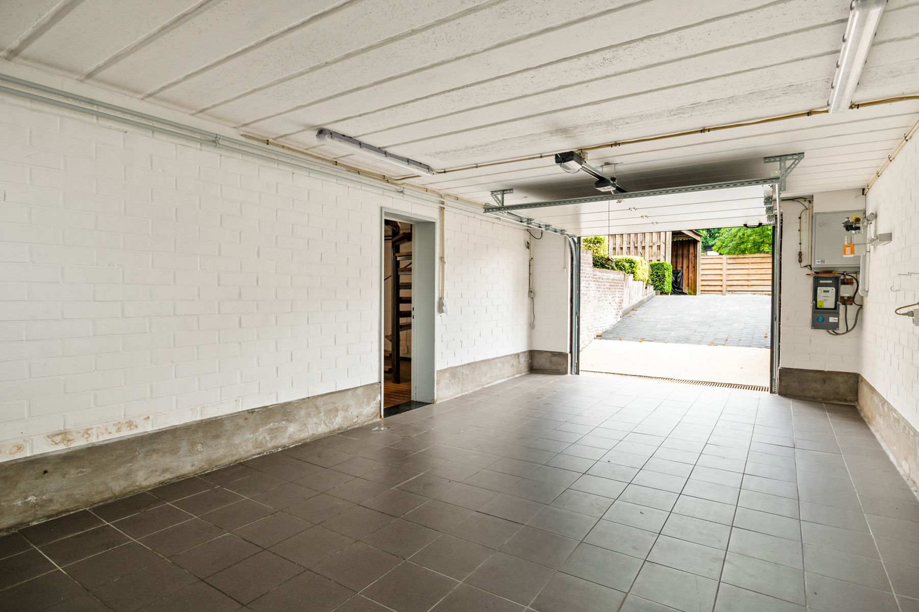 Gelijkvloerse villa met 3 slks op 2800m2 grond foto 22