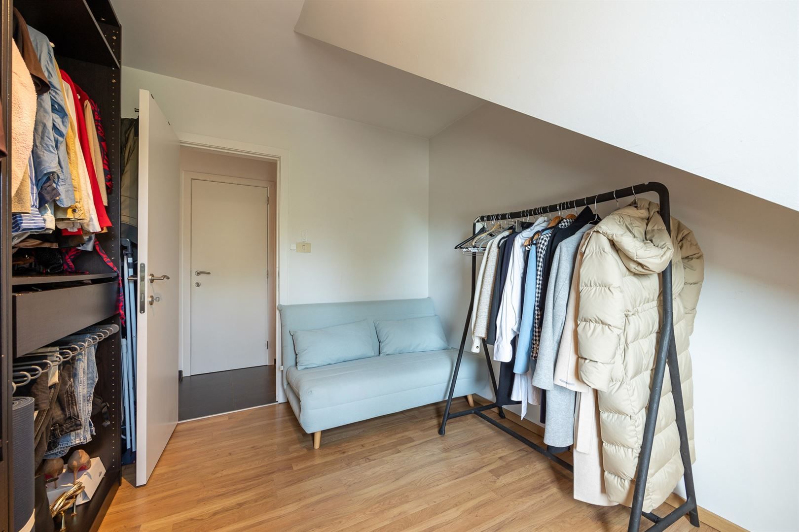 Lichtrijk penthouse met terras, zolder en dubbele garagebox. foto 15