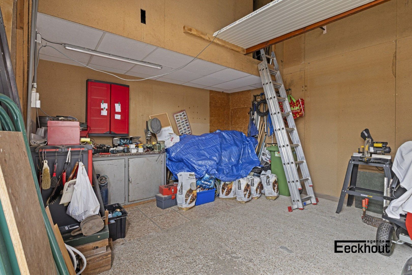 Verzorgde woning met zonnige binnenkoer en diepe garage! foto 24