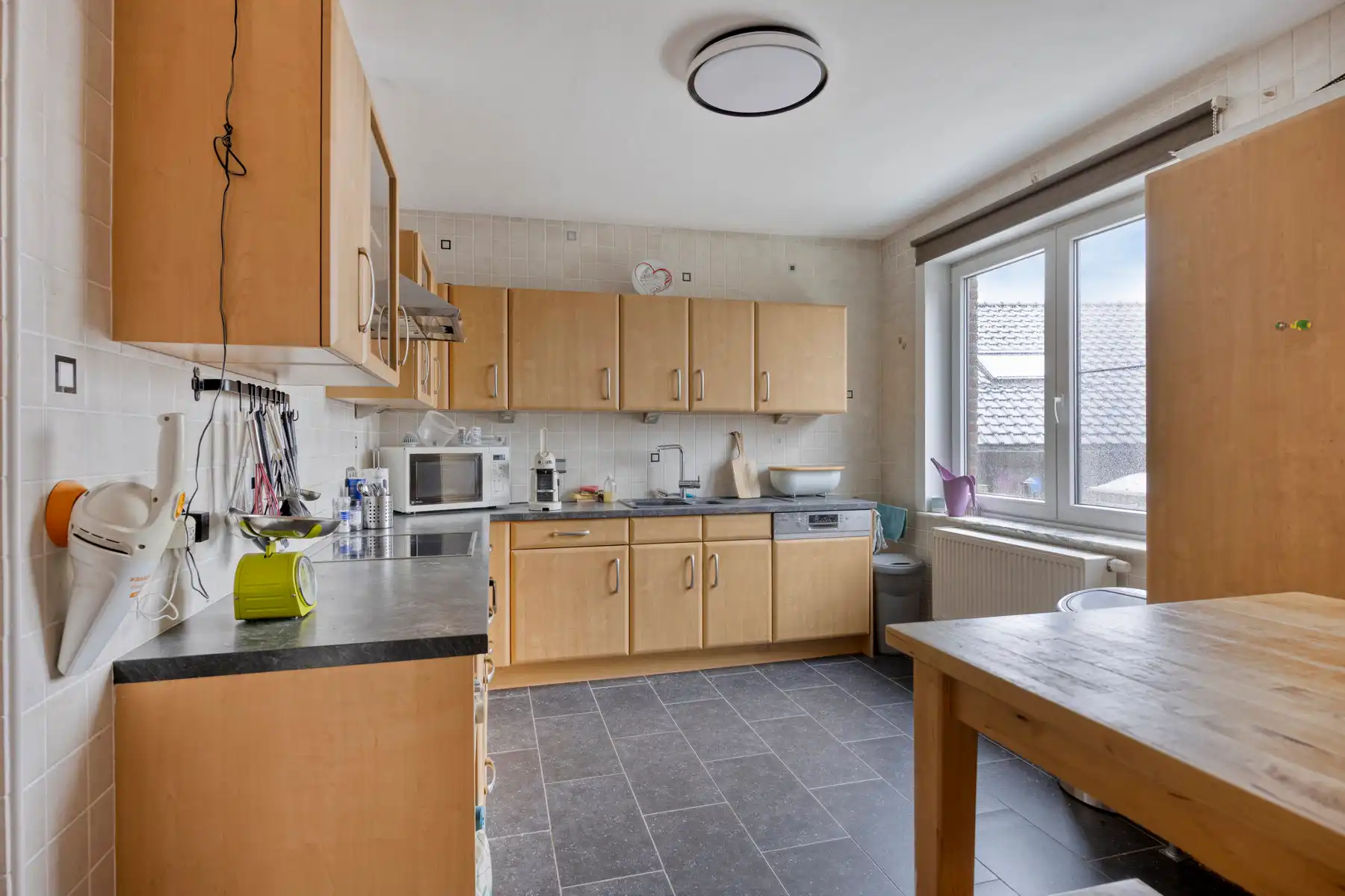 Zeer ruim appartement(3slpks) met 2 garages + zolder + tuin  foto 10