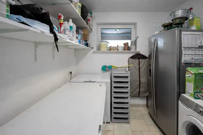 Roeselare –&nbsp; stijlvolle villa met zonnige tuin, 5 slaapkamers/bureel, dubbele garage en ruime carport. opp 564 m². foto 16