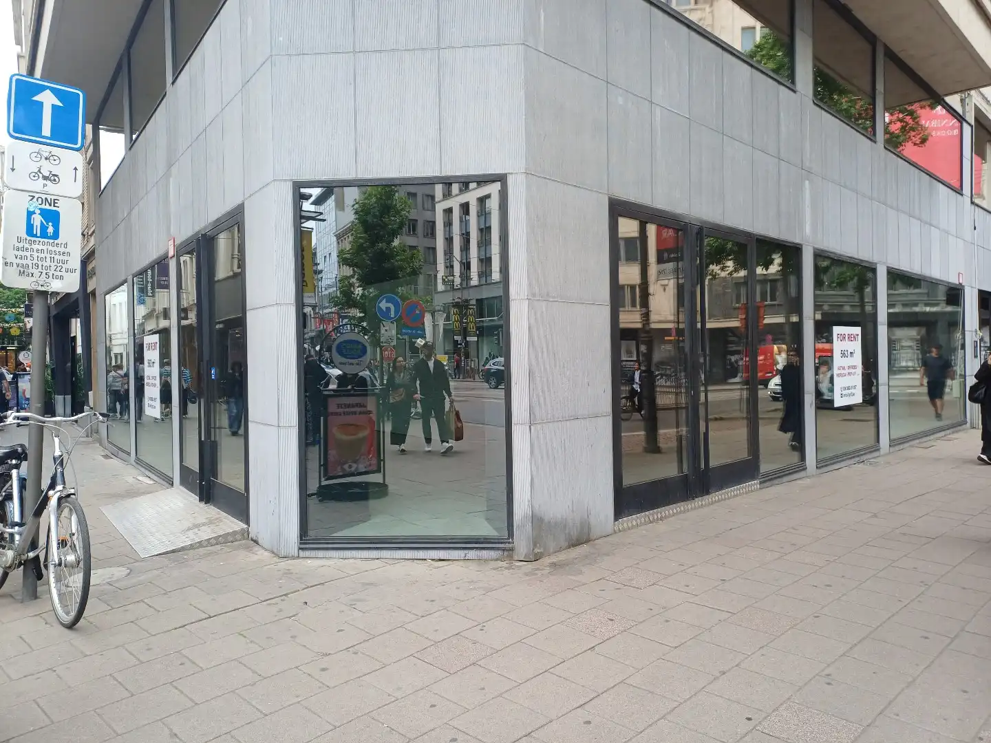 Instapklare winkel foto {{pictureIndex}}