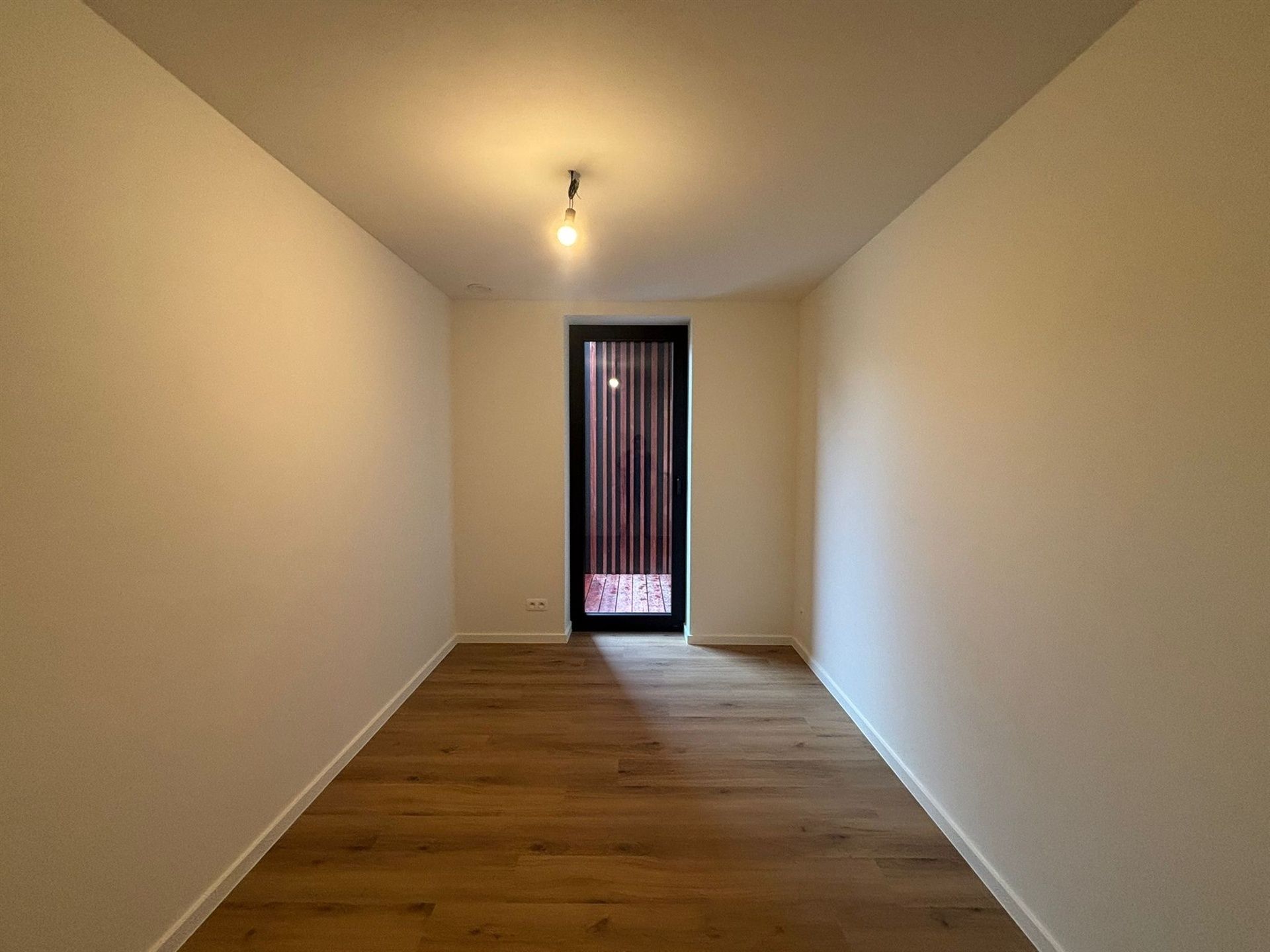 Modern gelijkvloers appartement met private tuin en ruime terrassen in Asse! foto 13