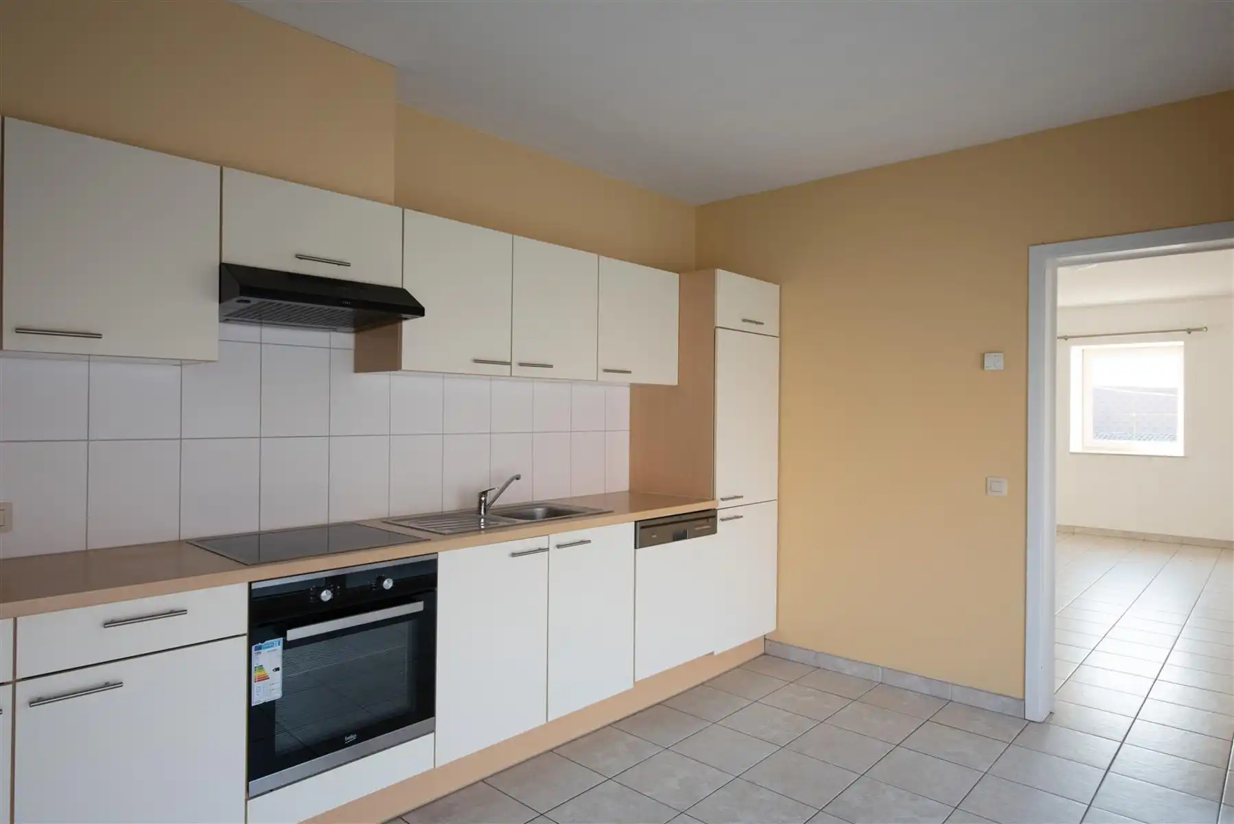 Appartement met parkeerplaats en terras foto 8