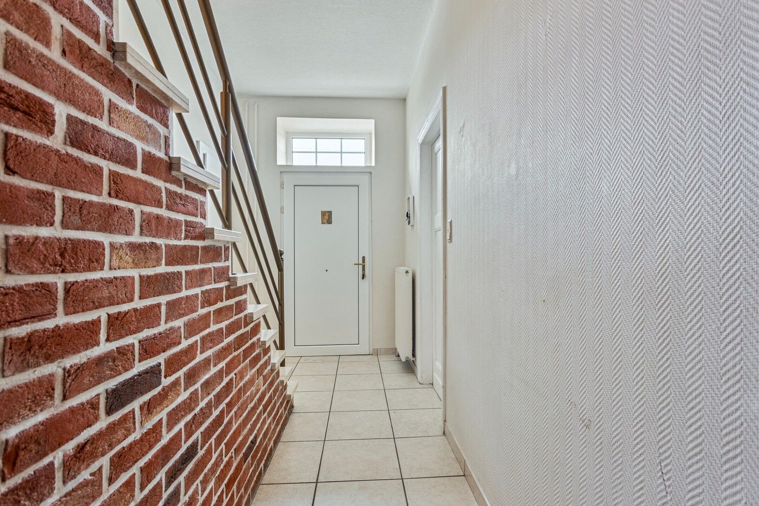 Op te frissen gezinswoning met 3 ruime slaapkamers én veel potentieel in het centrale Kesselt, Lanaken foto 3