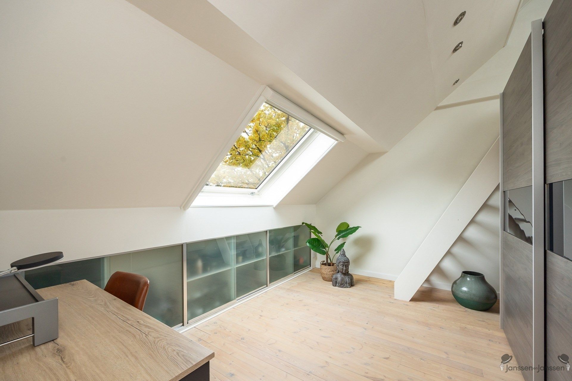 Modern, stijlvol dakappartement met riant terras en panoramisch uitzicht foto 14