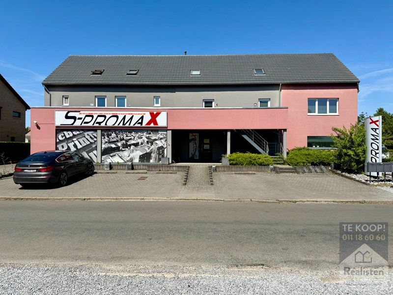 Verhuurd duplexapparement met parkeerplaats foto {{pictureIndex}}