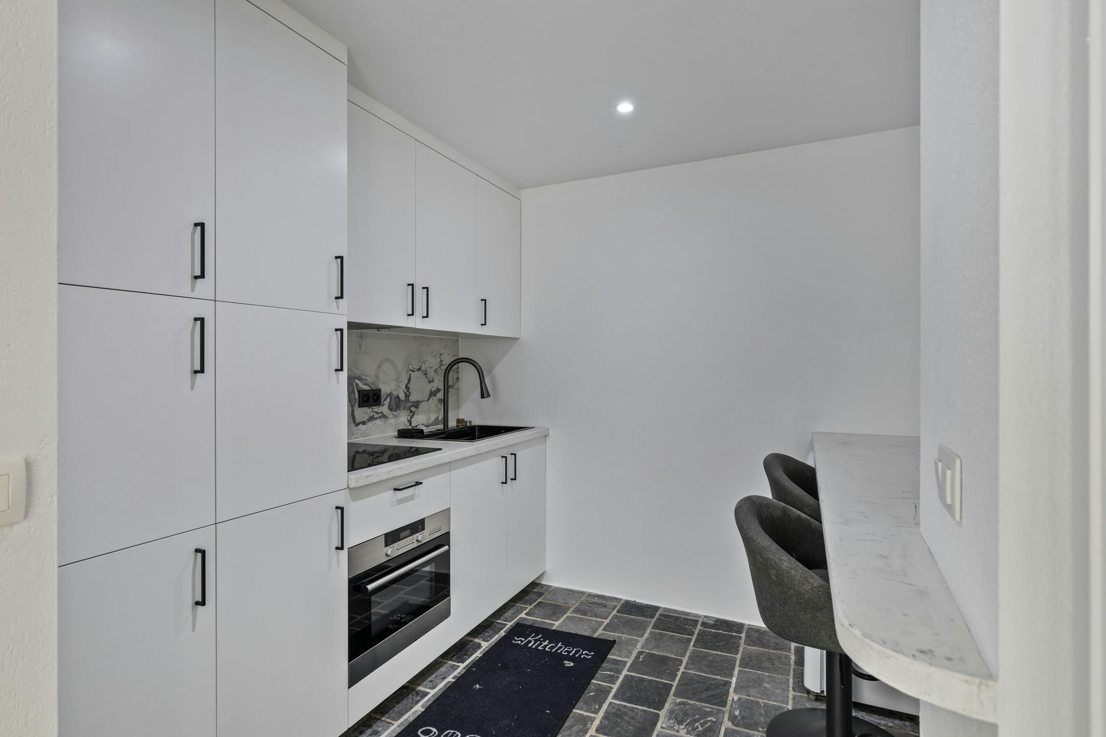 Instapklaar twee slaapkamer appartement te koop in Zeebrugge foto 17