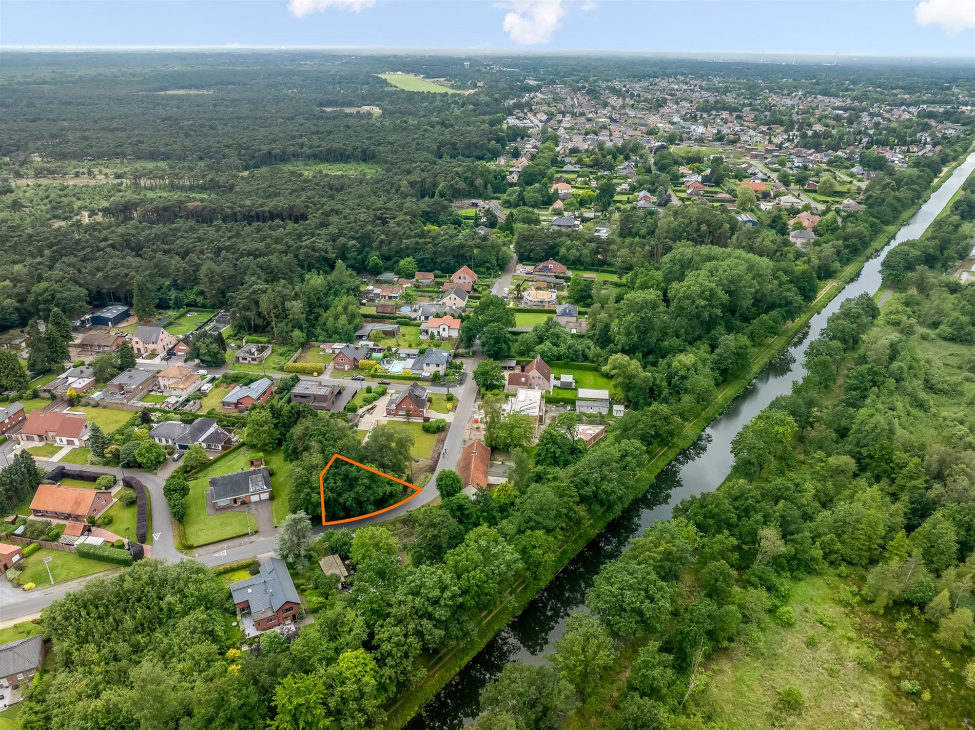 ZUIDGERICHTE BOUWGROND OB VAN 687M2 VLAKBIJ NATUURGEBIED foto 3