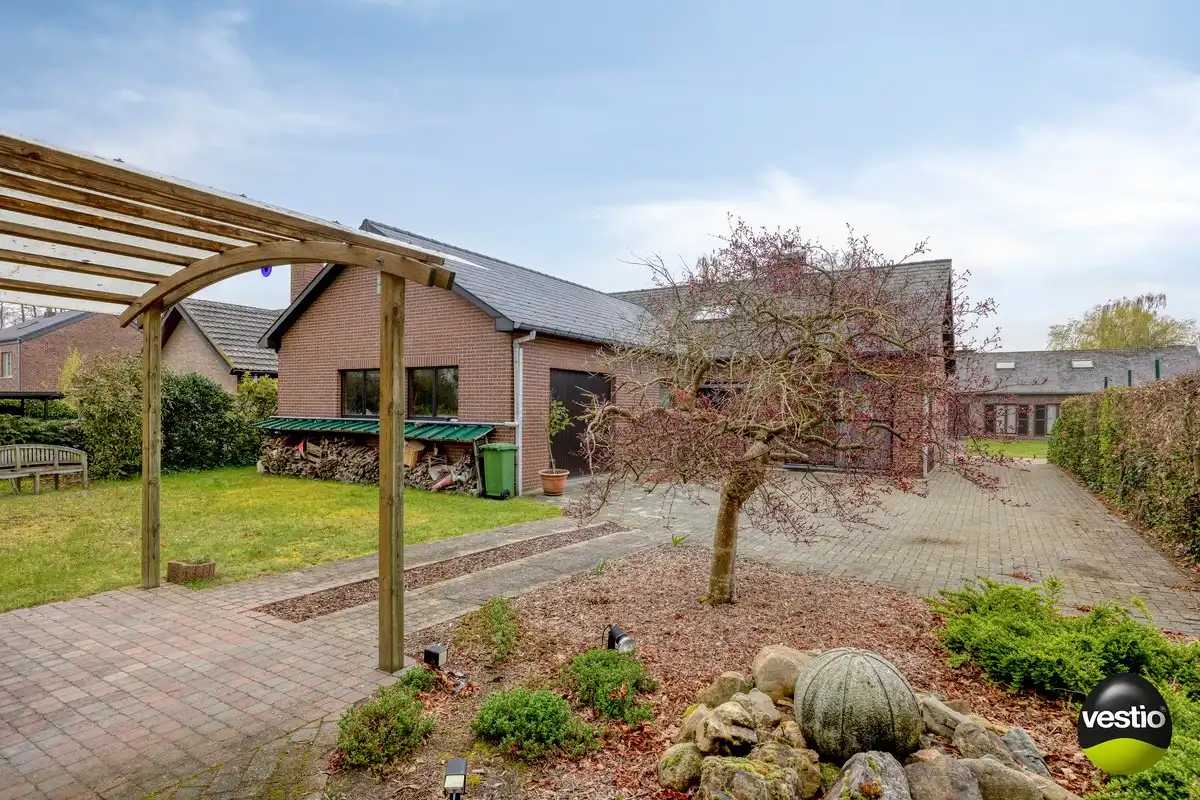 Gelijkvloerse woning met 3 slaapkamers, zonnepanelen en tuin op residentiële, rustige ligging. foto 24