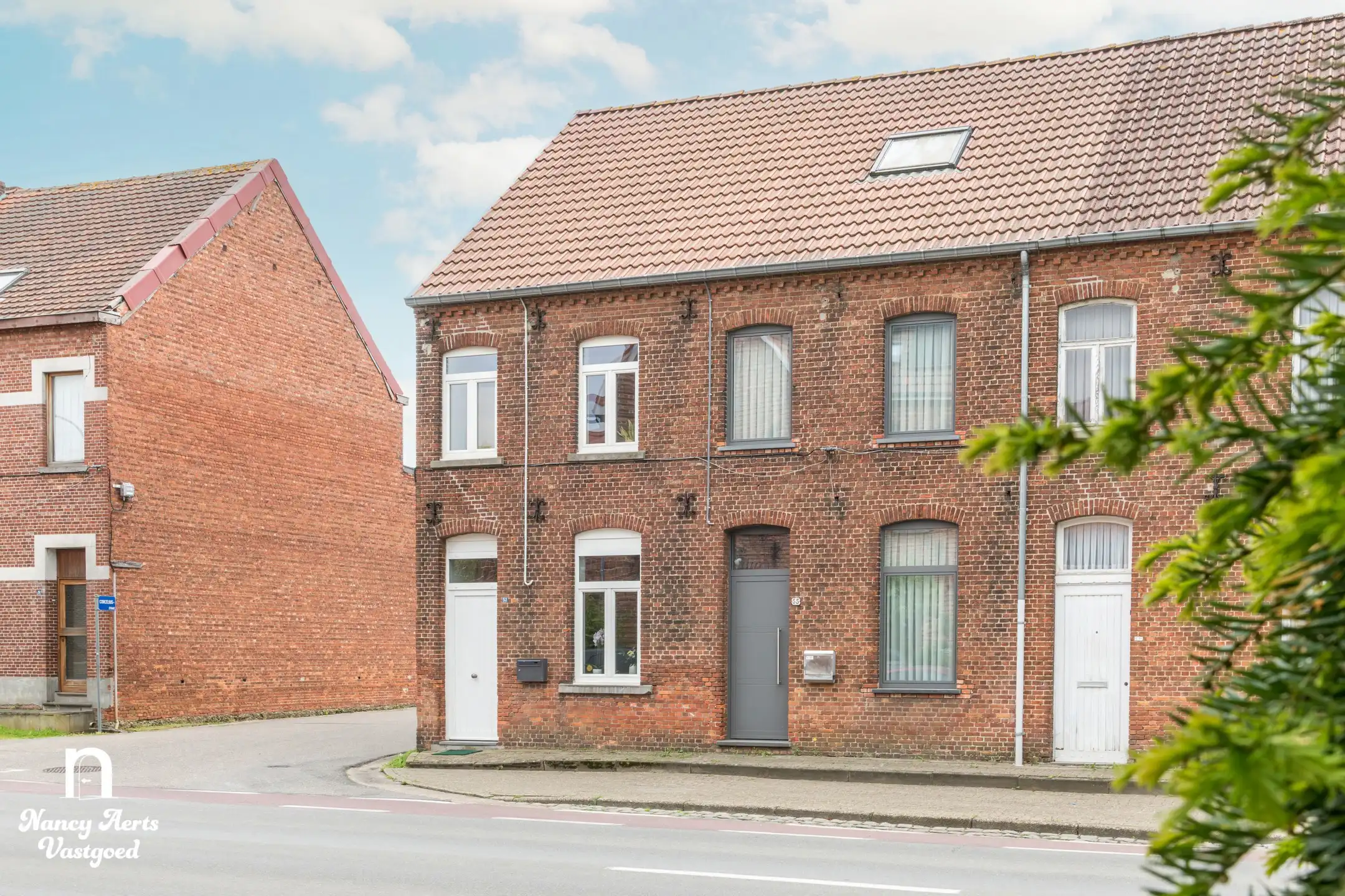 Charmante gerenoveerde woning met zuidgerichte tuin foto 3
