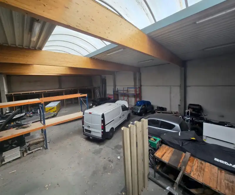 Magazijn te huur foto 3