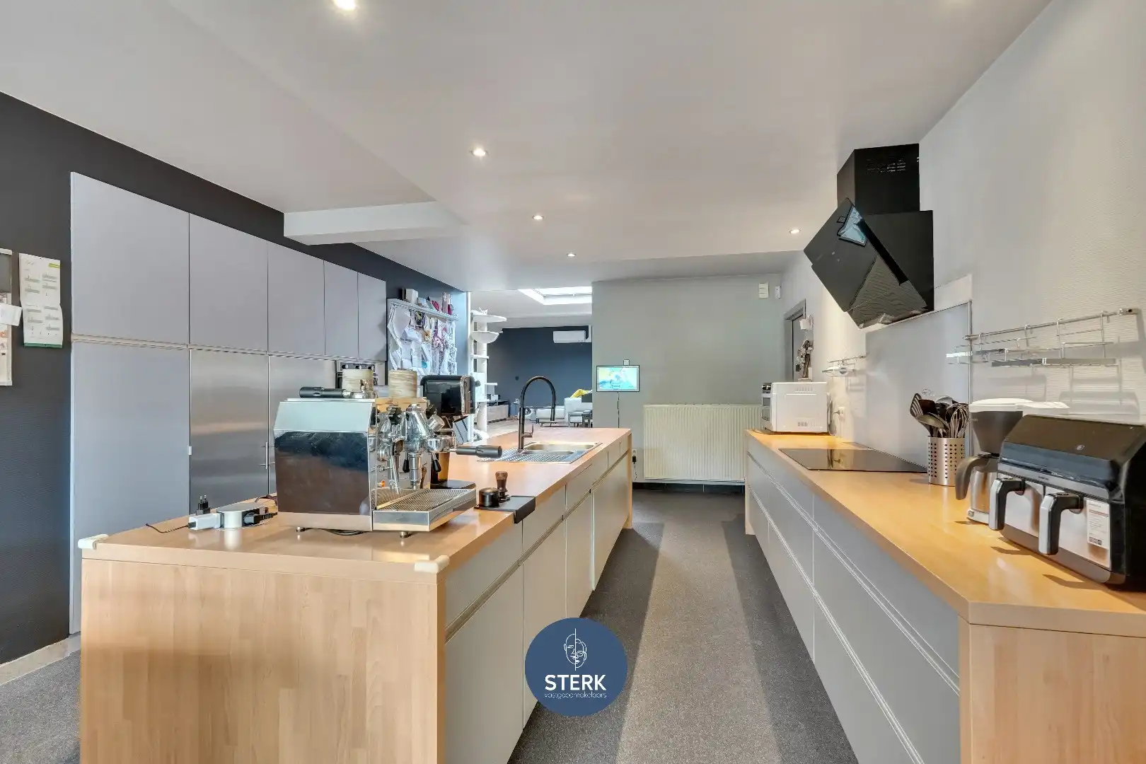VEELZIJDIGE WONING MET HANDELSRUIMTE (448 m²) OP EEN ZICHTLOCATIE TE REKEM !  foto 8