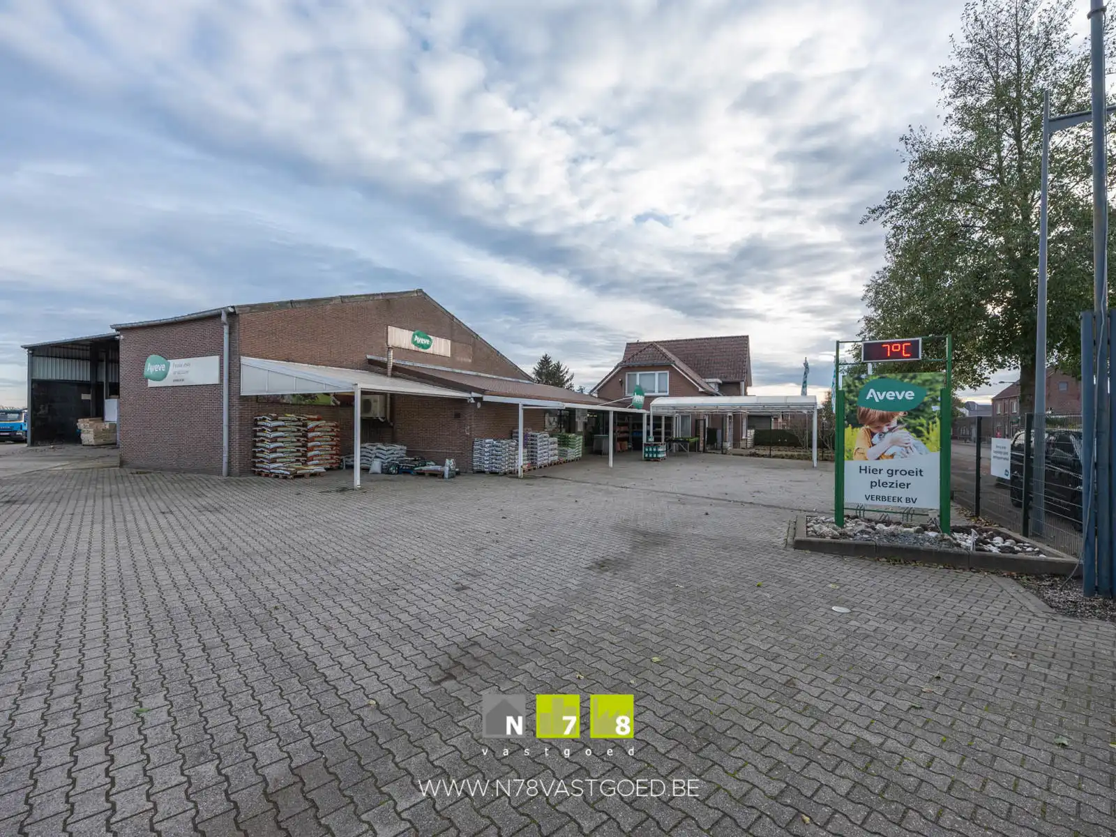 Gebouw te koop foto 2