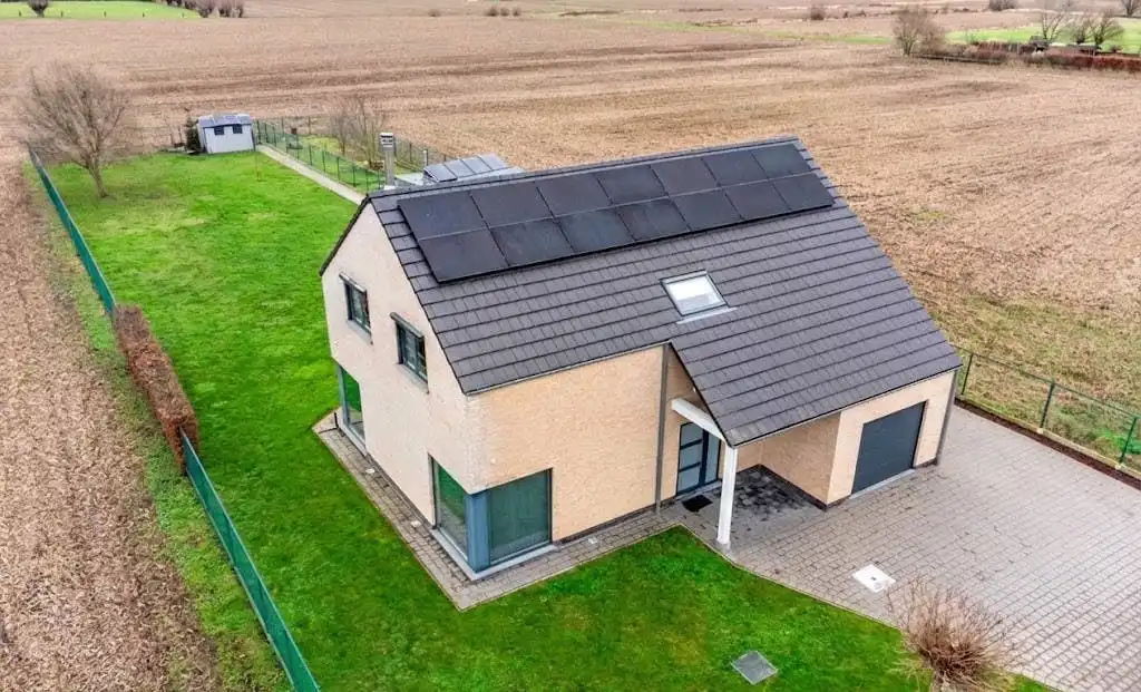 Modern alleenstaand huis te koop in Oppuurs foto 12