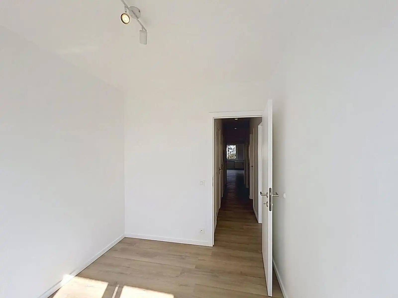 Prachtig instapklaar appartement met LIFT in het centrum! foto 12