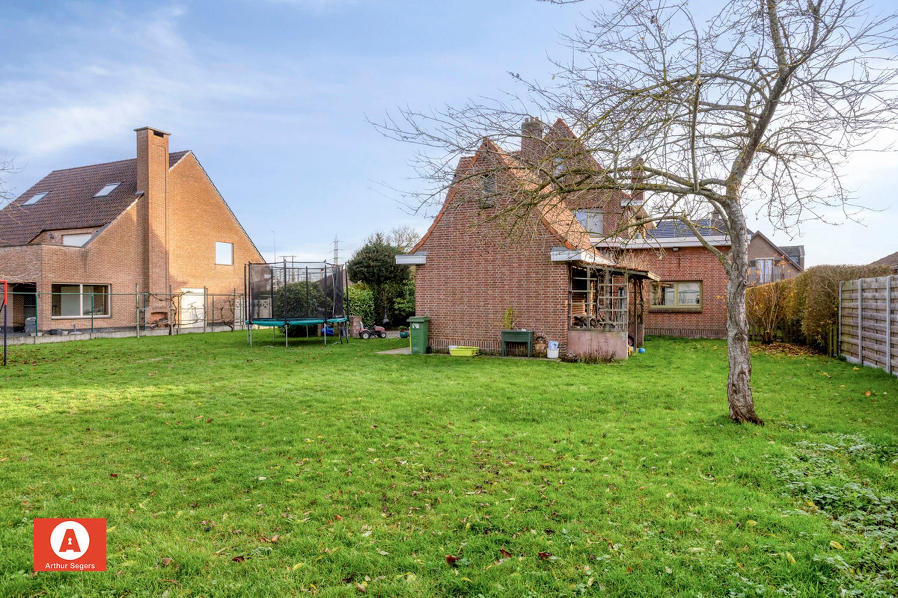 Karaktervolle open bebouwing met 5 slaapkamers en bureau foto 29