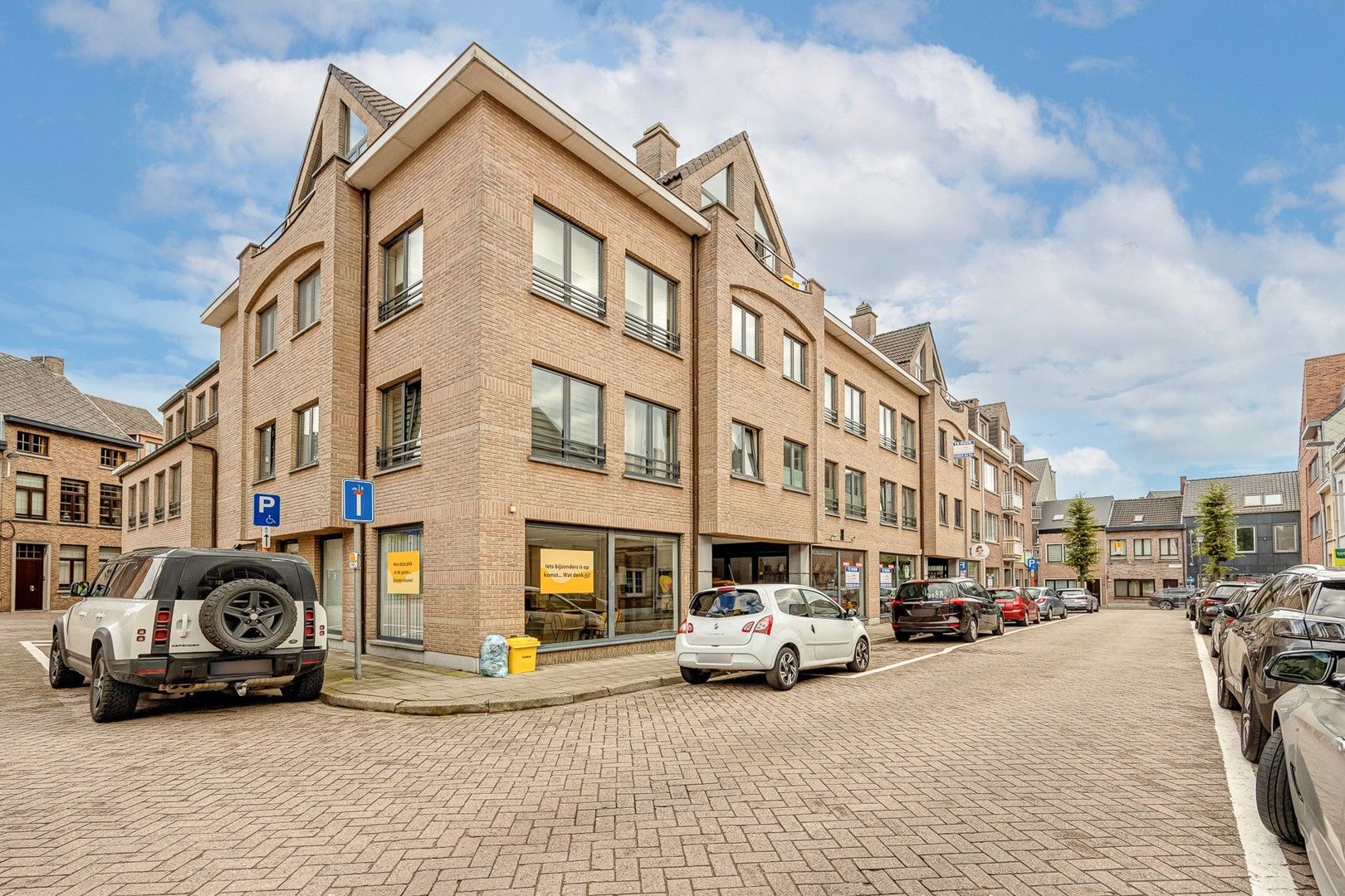 MAGAZIJN foto {{pictureIndex}}