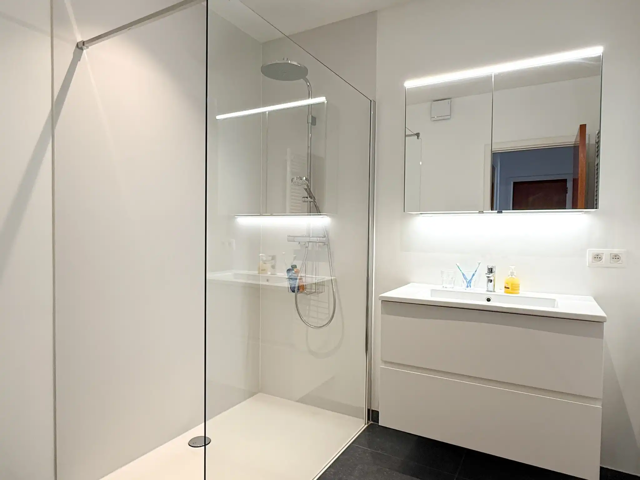 Appartement met twee slaapkamers en autostaanplaats in het centrum van Beveren foto 10
