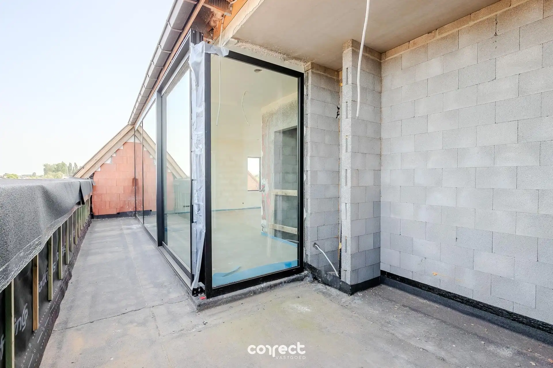 Prachtig en ruim appartement met mooi zongericht terras op de tweede verdieping, 2 slaapkamers waarvan één met annex bureelruimte. foto 11